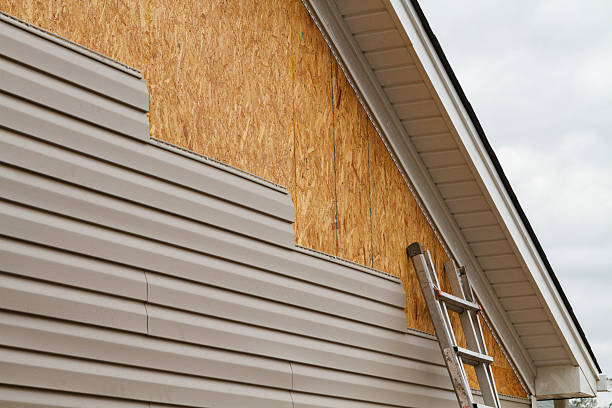 Professional Fiber Cement Siding technician working in Barclay, MD